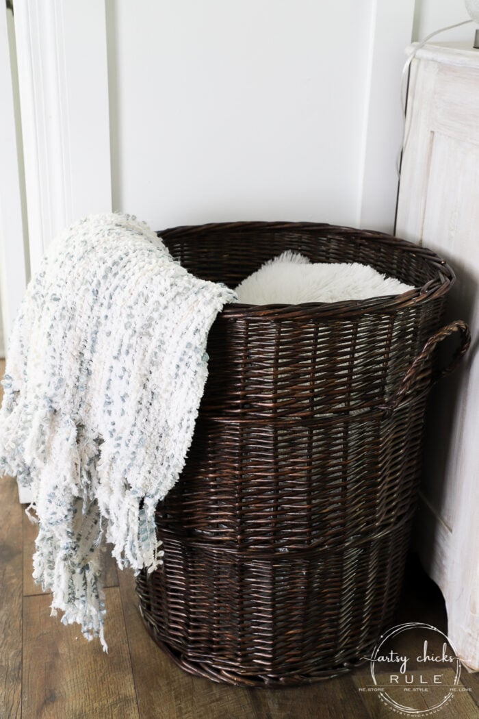 Staining baskets is a great way to give them a brand new look! Made simple with this type of stain! #artsychicksrule.com #gelstain #stainingbaskets