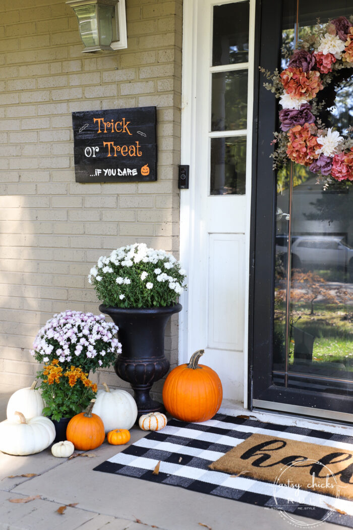 Trick or Treat Sign (if you dare!) - Artsy Chicks Rule®