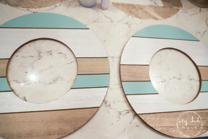 Make this modern Christmas wreath out of plain wood...or a simple piece from the dollar store, etc! artsychicksrule.com 