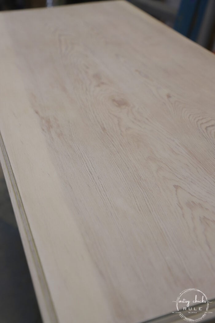 table top after wood bleaching and apply a white wash