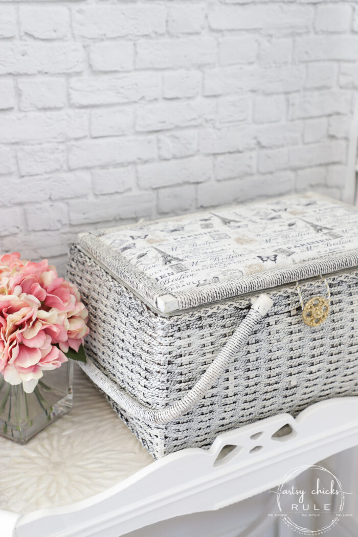 French style basket with lid