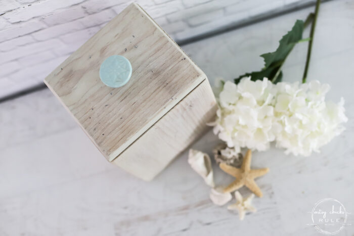 whitewashed bleached wood box with aqua knob top view