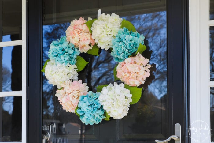 blue, white and aqua hydrangea wreath close up