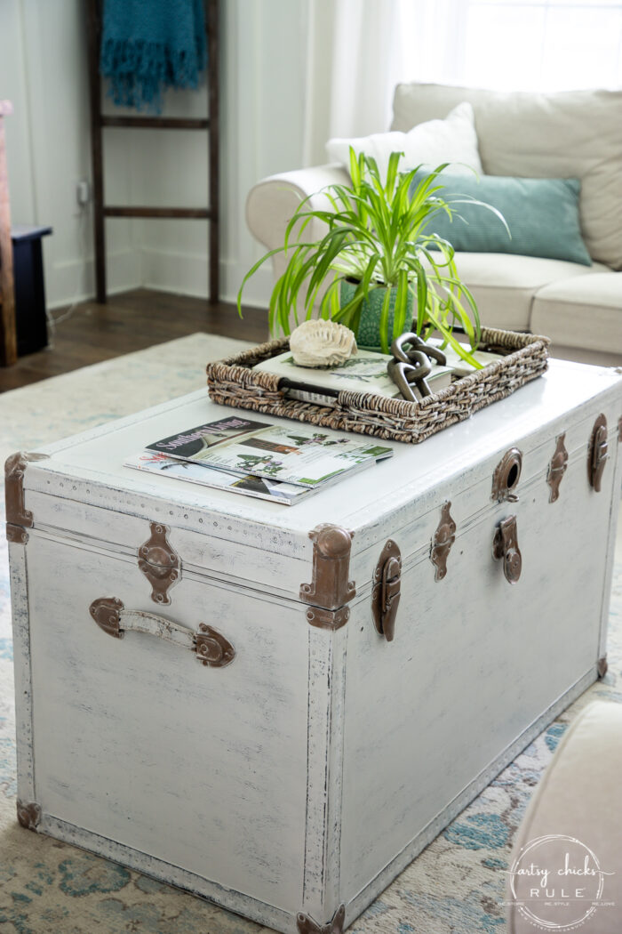 Rustic Trunk Coffee Table (easy DIY)