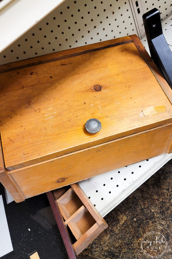 wood bread box with knob