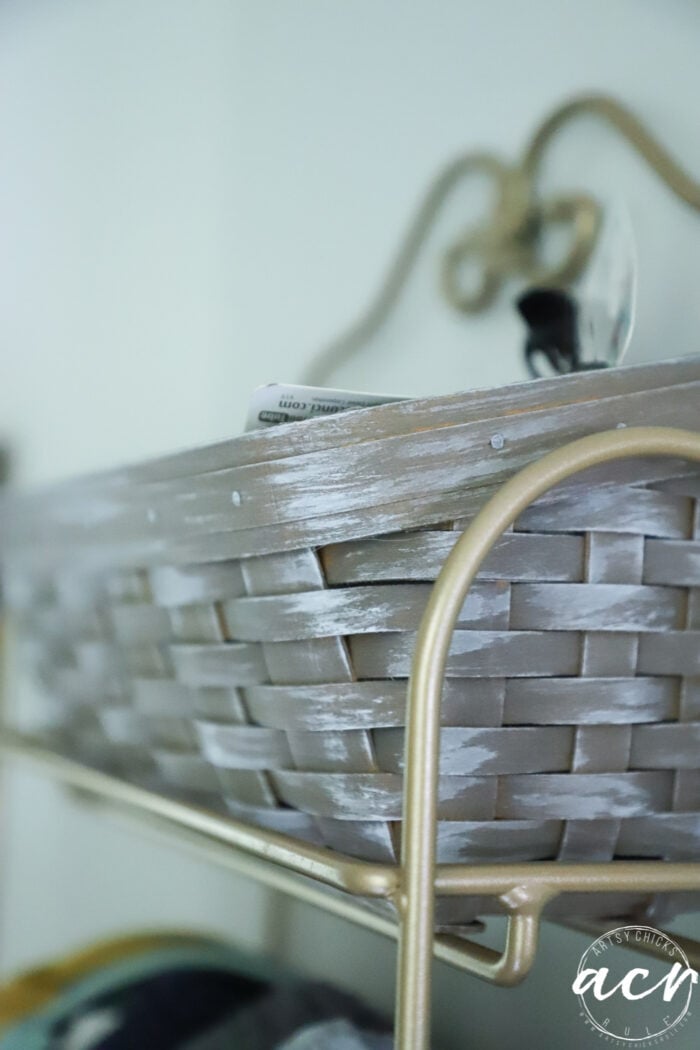 up close of driftwood stain and whitewash on basket