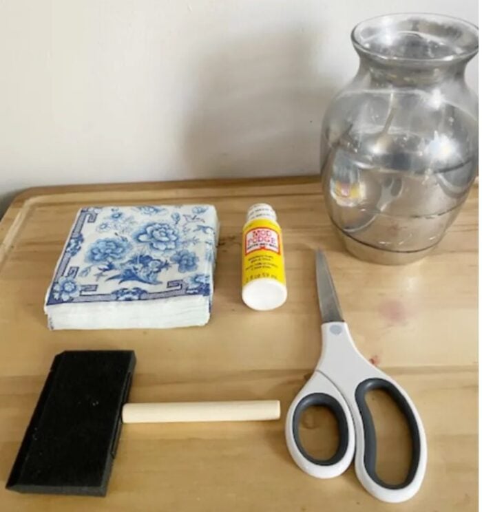 blue and white napkins and glass vase