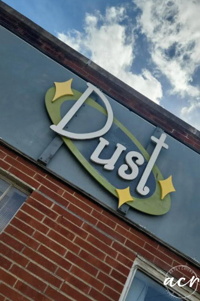 Dust store sign