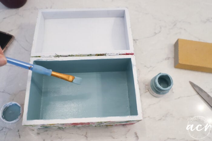 aqua paint inside box