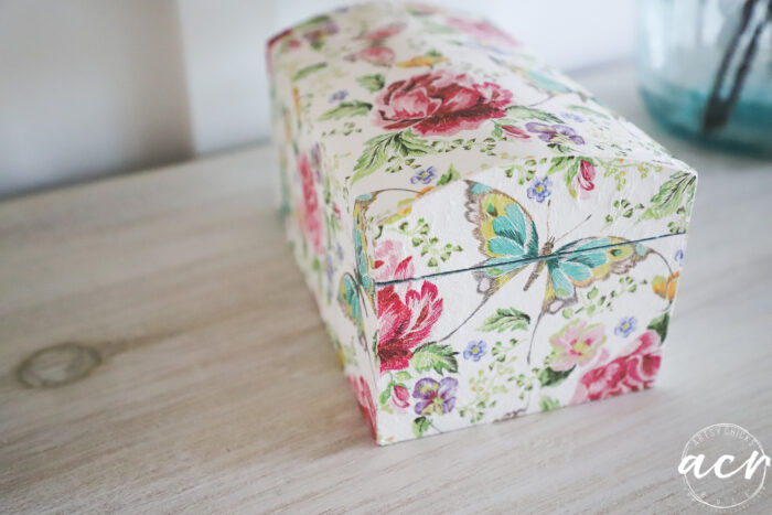 floral box with butterflies