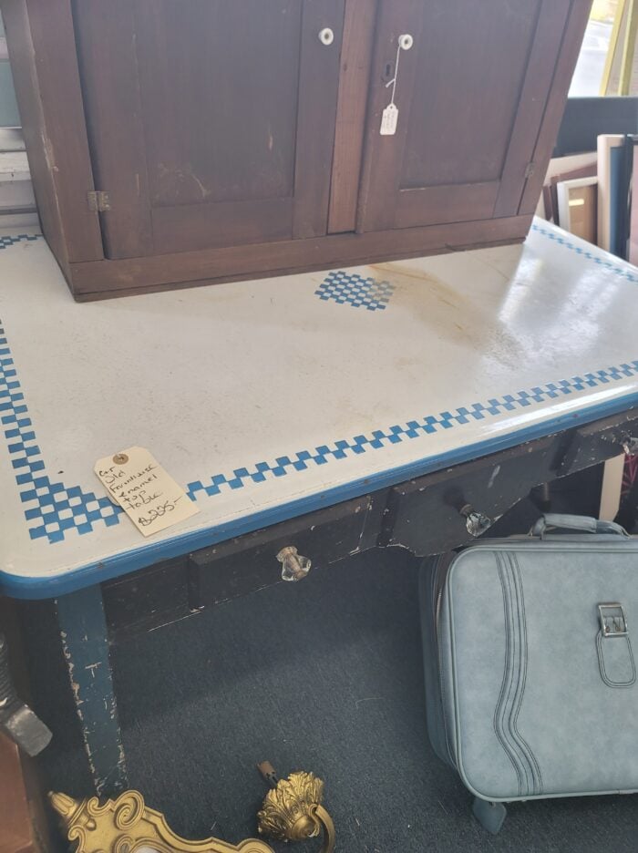 blue and white farmhouse table