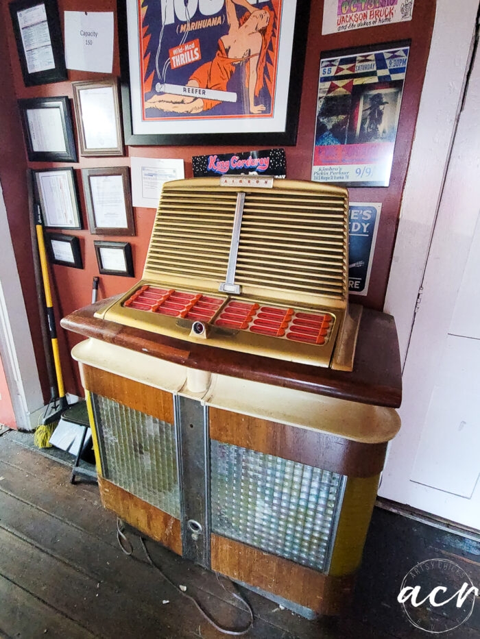 old juke box