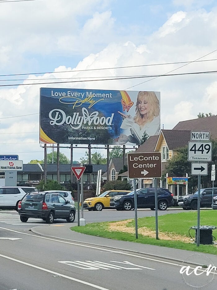 big dollywood sign
