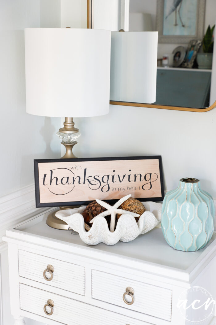 thanksgiving sign on foyer