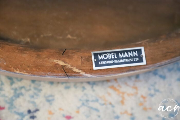 Mobel Mann round topped table label