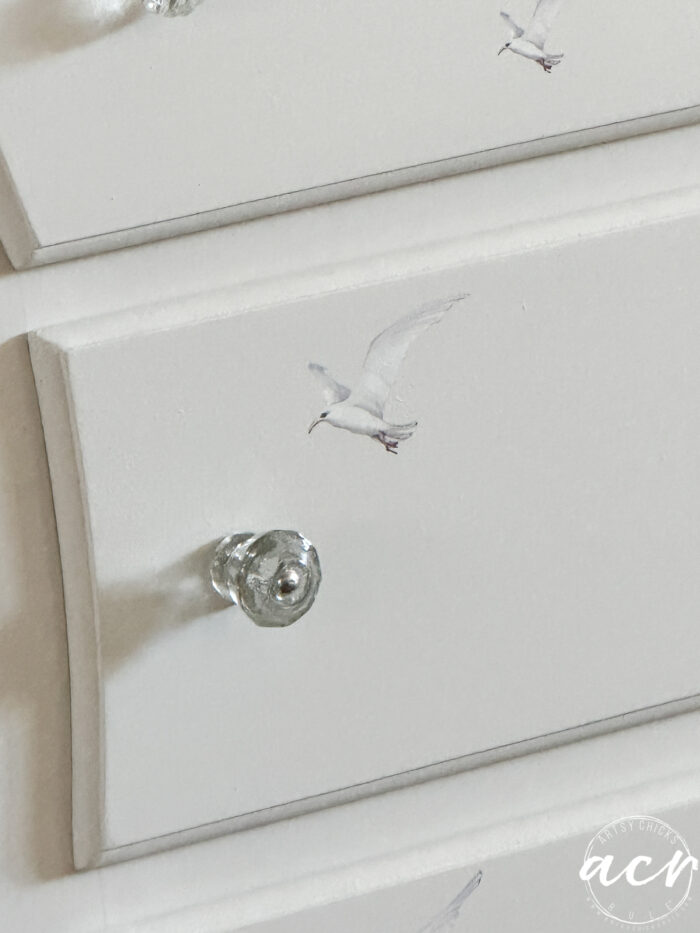 up close of glass knob