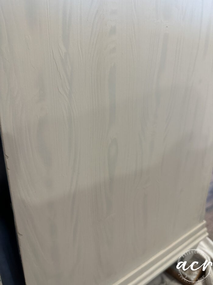 Lado del mochila con patrón de grano de madera