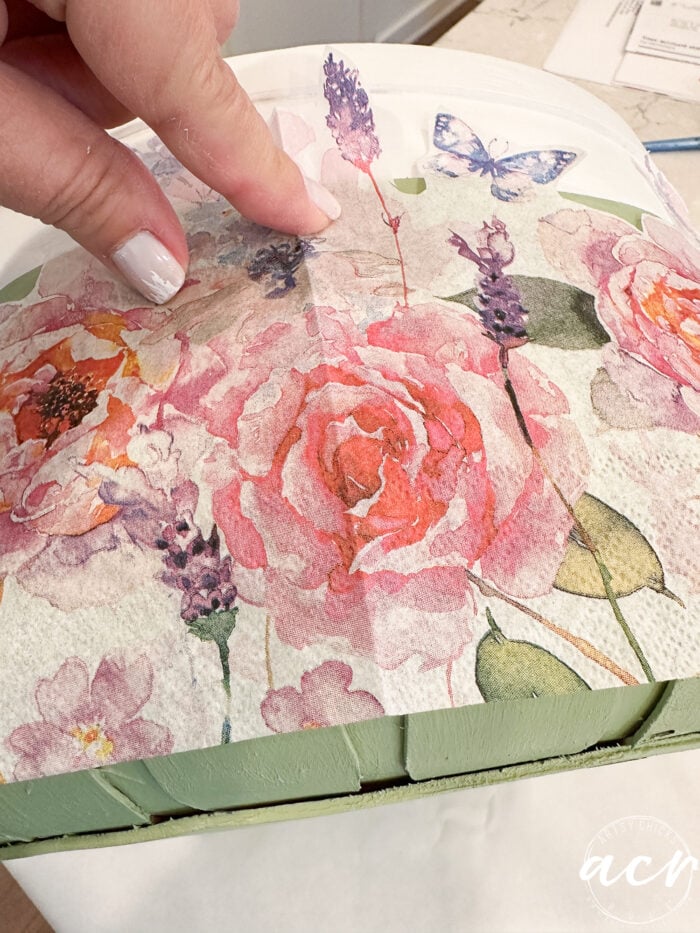 showing where napkin is going on basket