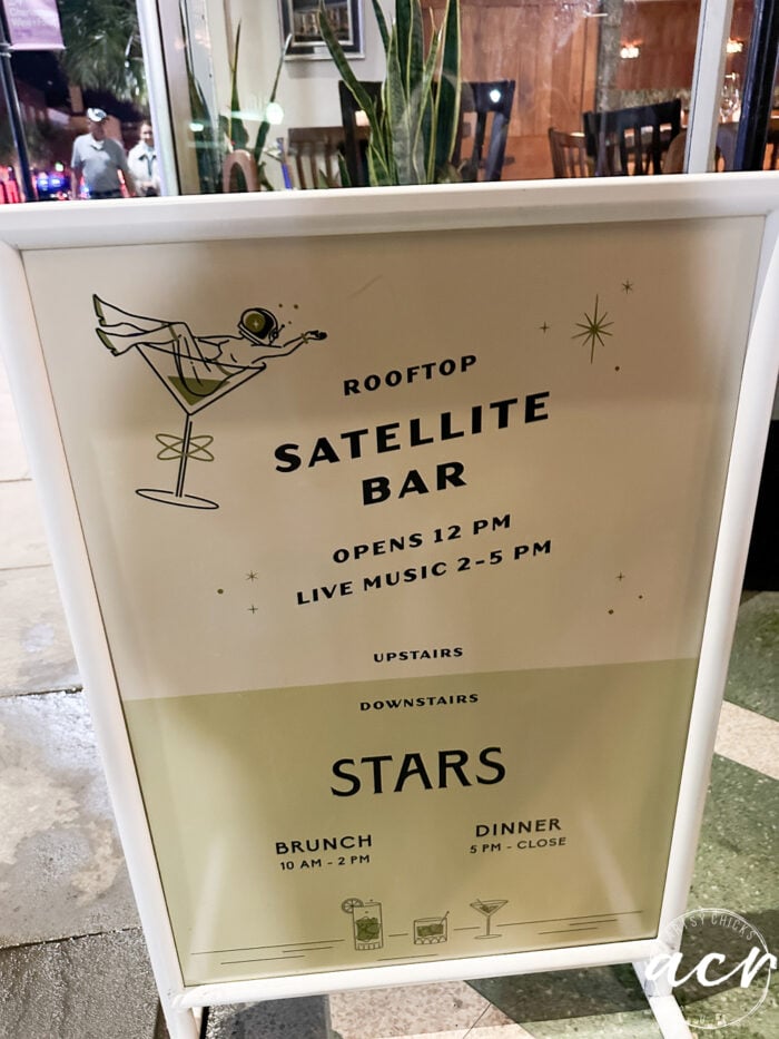 satellite bar sign