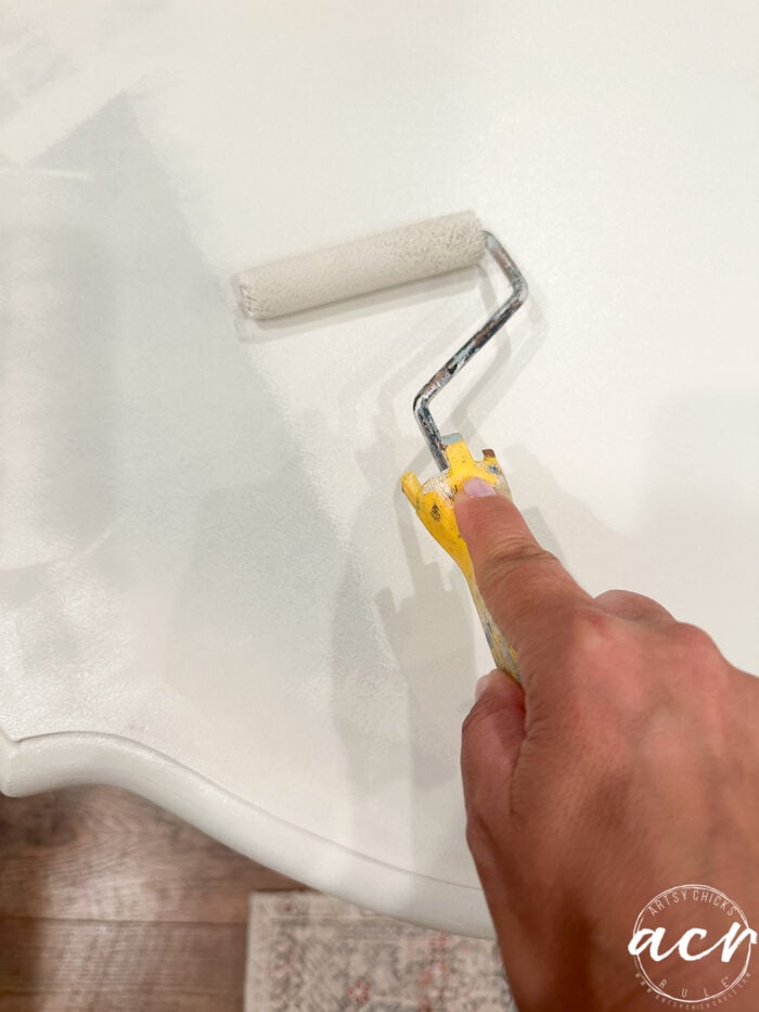 roller paint on table top