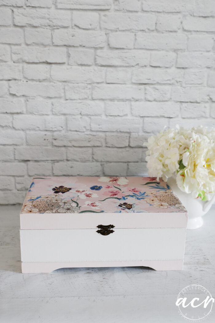 finished box front view with vase of flowers