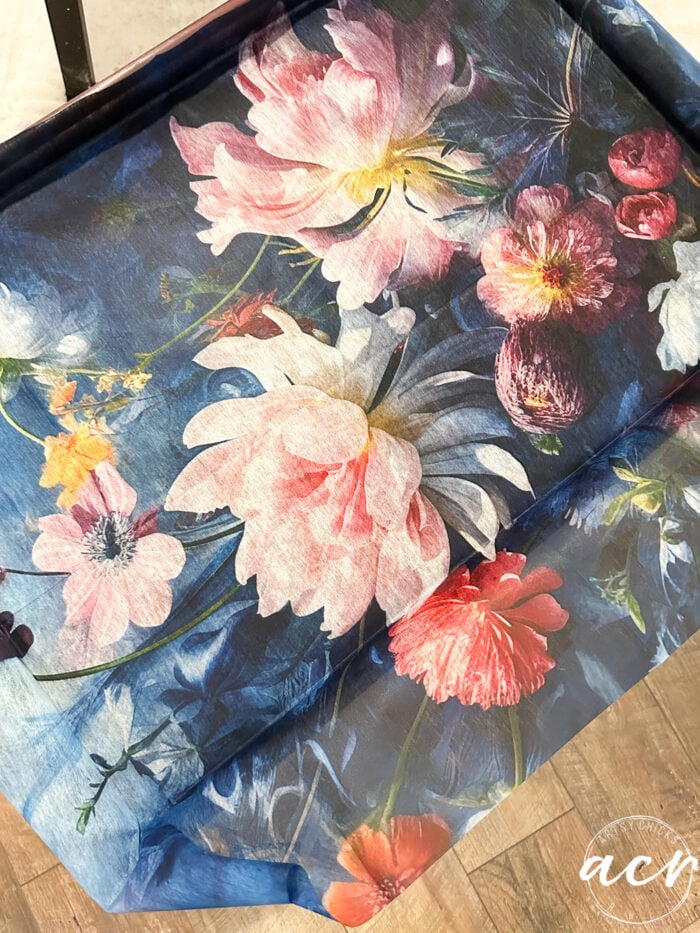 decoupage fiber on table