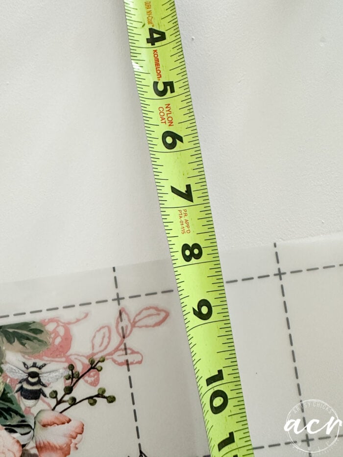 measuring the transfer on table