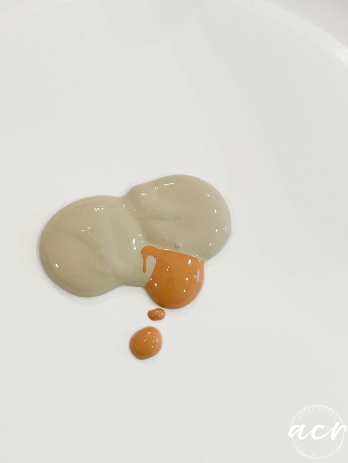 pintar para mezclar en un plato