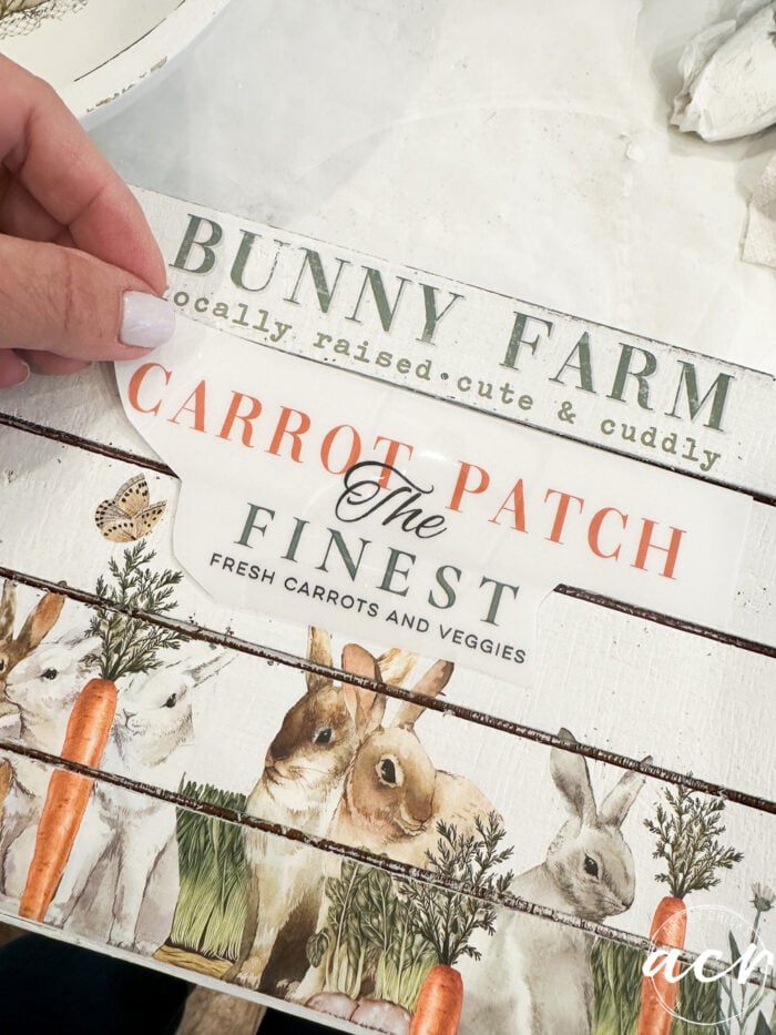 adding the carrot patch wording transfer to middle of crate under top wording