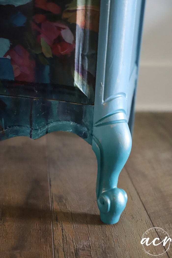 leg that is dark blue on bottom and lighter up top