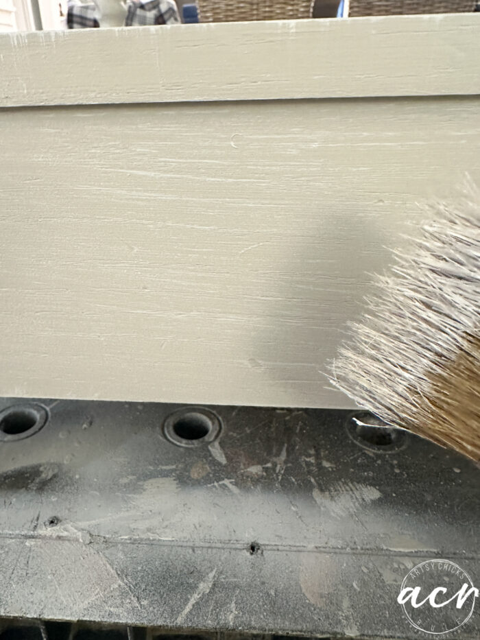 showing dry brush effect up close