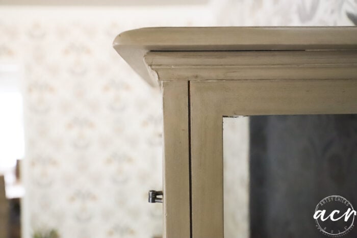 up close of wood look corner other side