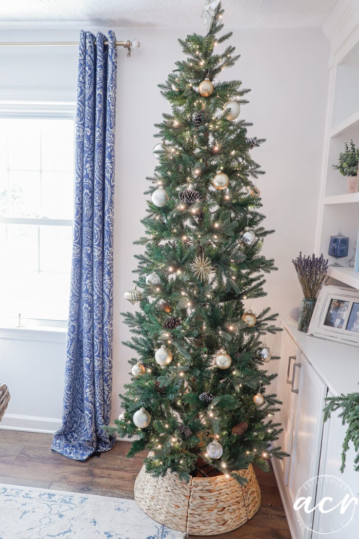 christmas tree with gold ornaments 