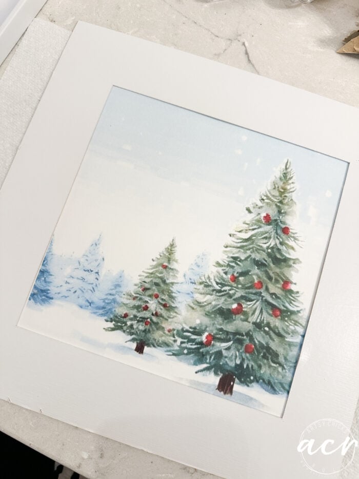 chrismas tree with white mat