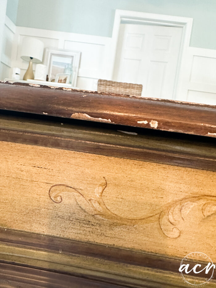 up close of chipped edge